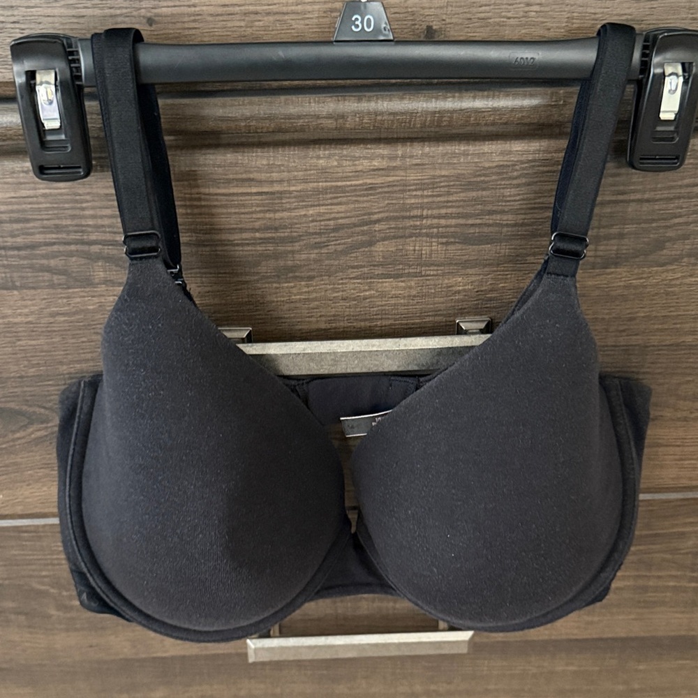Black Victoria’s Secret T-Shirt Lightly Lined Demi: Women's Bra